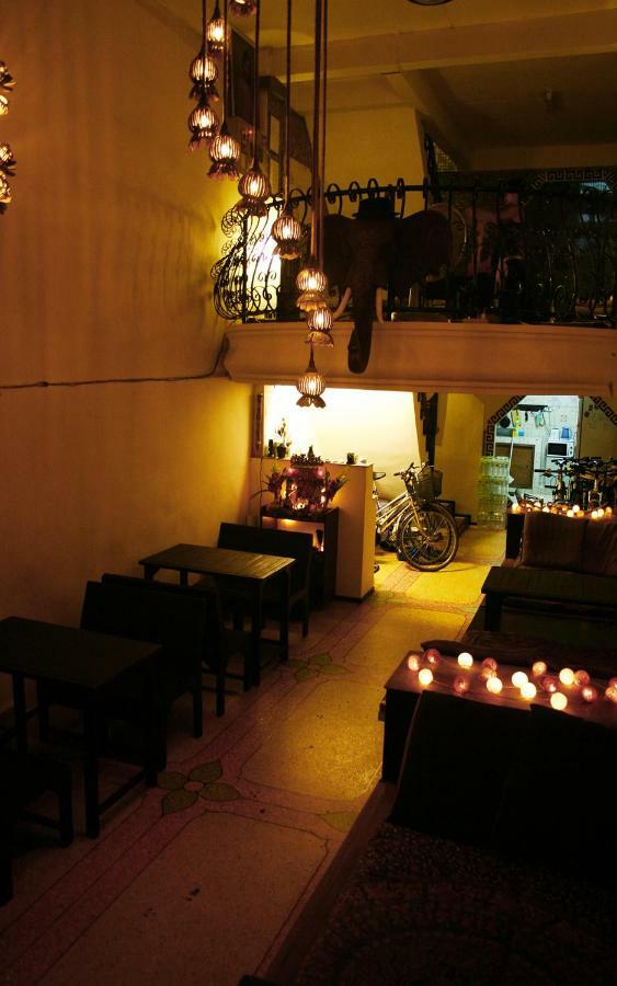 Born Free Hostel Bangkok Exterior foto